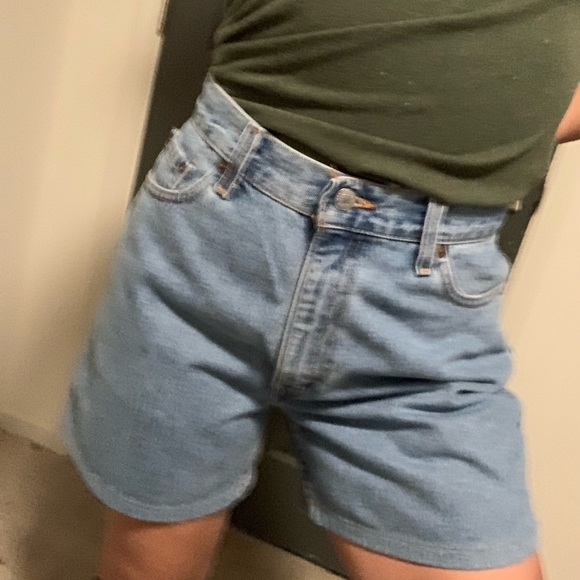90s vintage Levi’s mom shorts - Picture 5 of 6